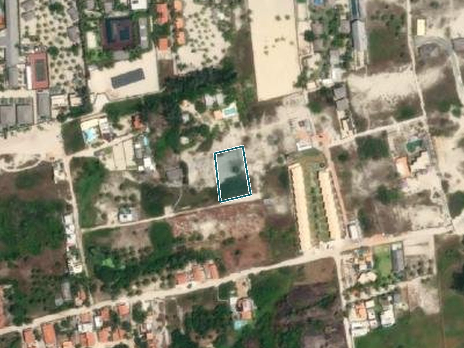 Satellite view with the exact boundaries of the plot